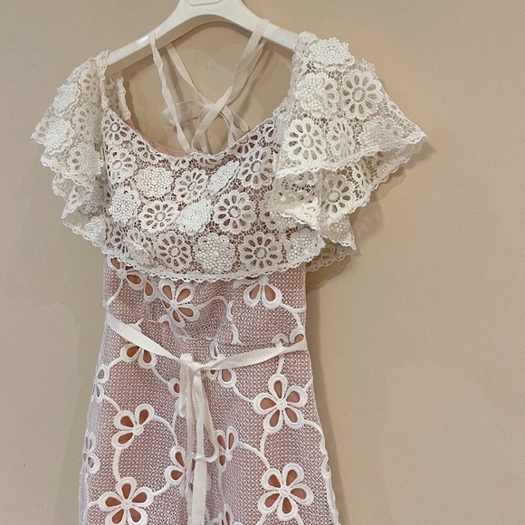 Alexis Boriana Eyelet Romper Sz M - Picture 6 of 9